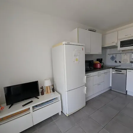 4 Pers, Proches Piscine, & Zoo 莱萨布勒-多洛讷