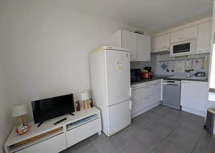 4 Pers, Proches Piscine, & Zoo 莱萨布勒-多洛讷